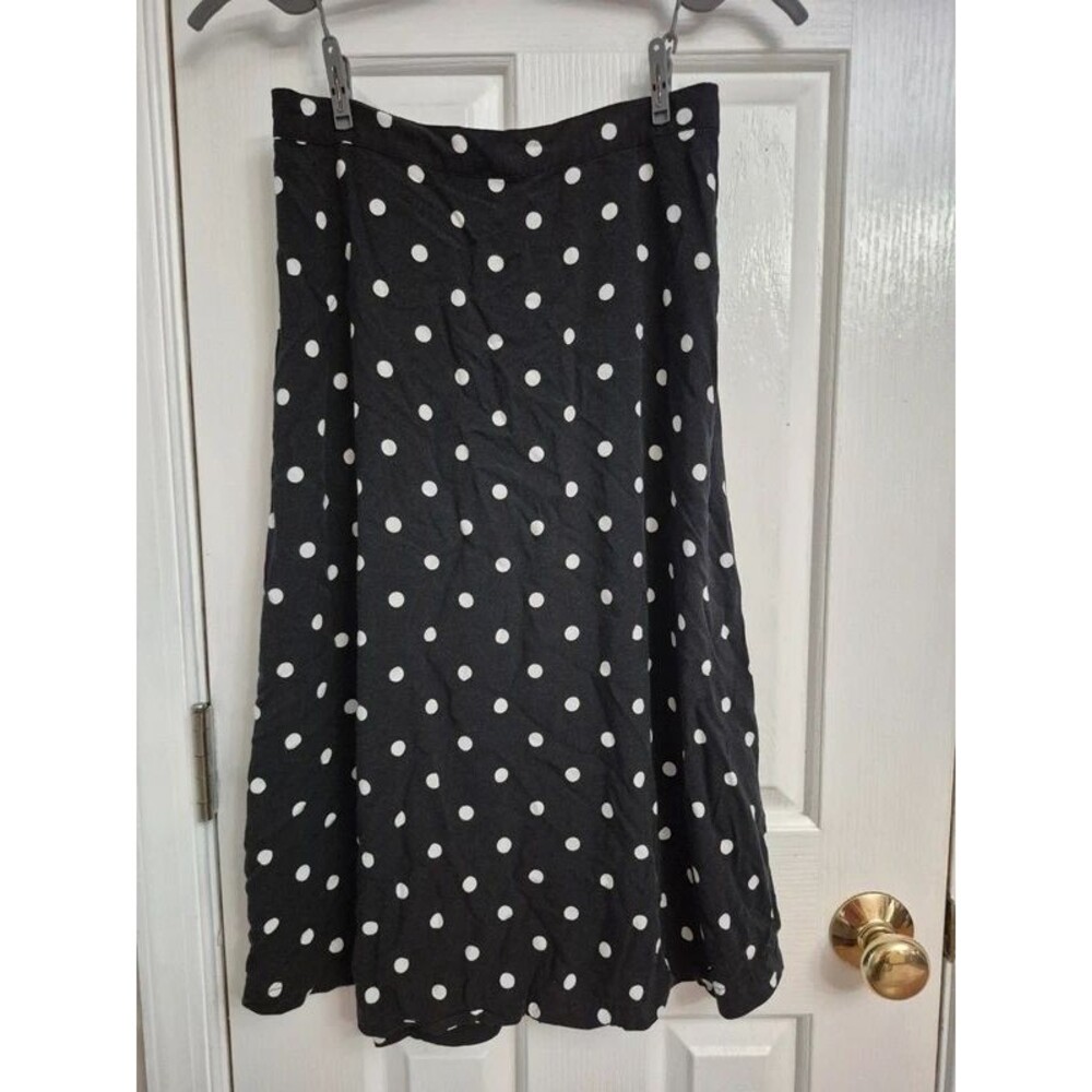 Old Navy polkadot black and white skirt